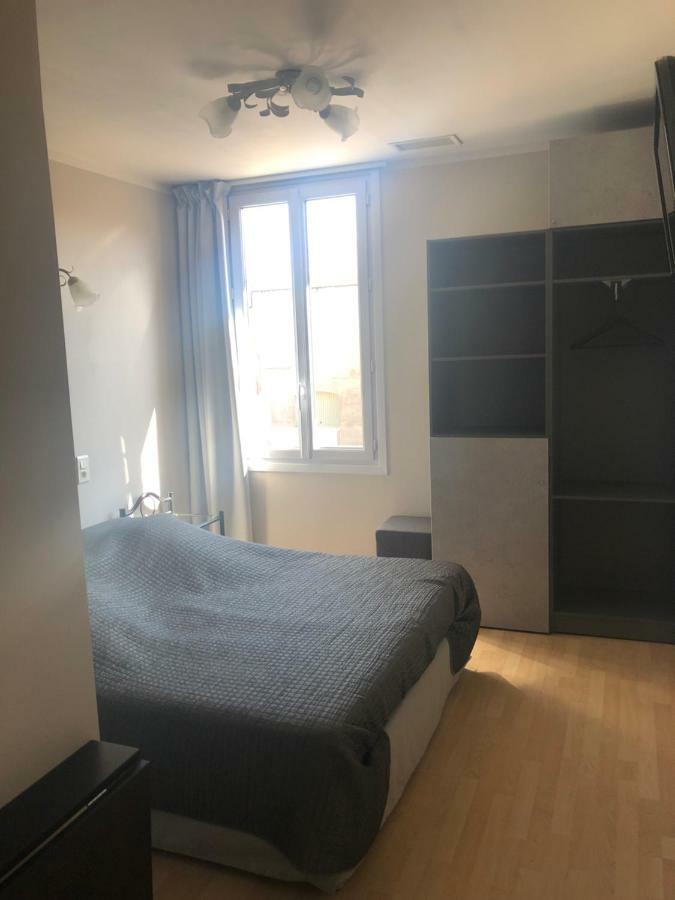 Hotel Le Lys D'Or Vauvert Exteriör bild