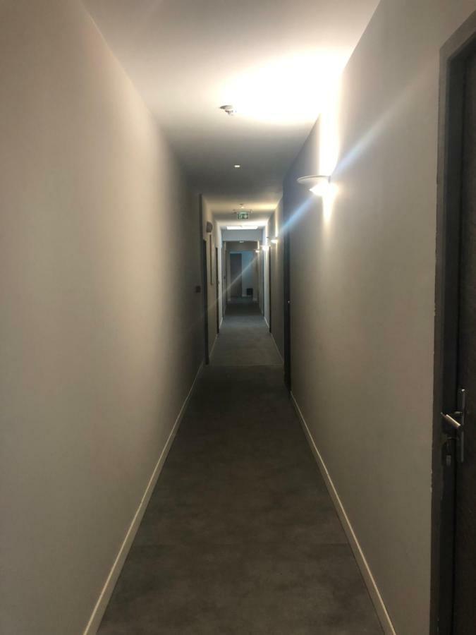 Hotel Le Lys D'Or Vauvert Exteriör bild