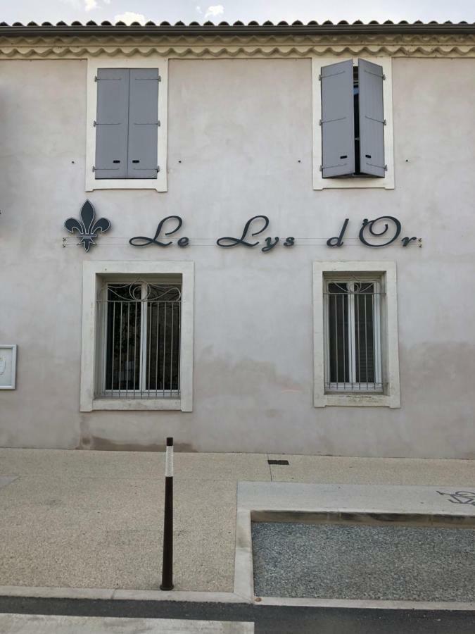 Hotel Le Lys D'Or Vauvert Exteriör bild